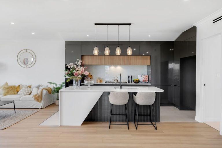 Photo of property in 14 Parkmore Drive, Rosehill, 2113
