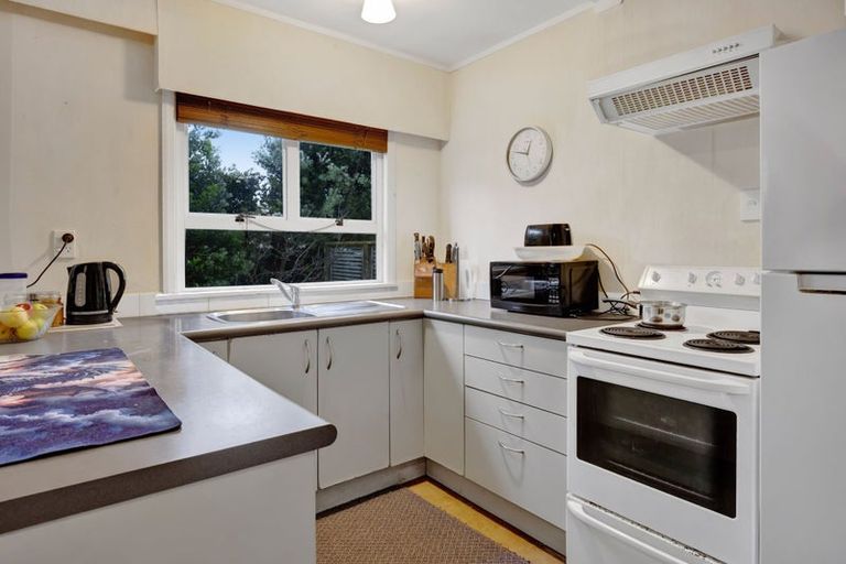 Photo of property in 180 Tasman Street, Opunake, 4616