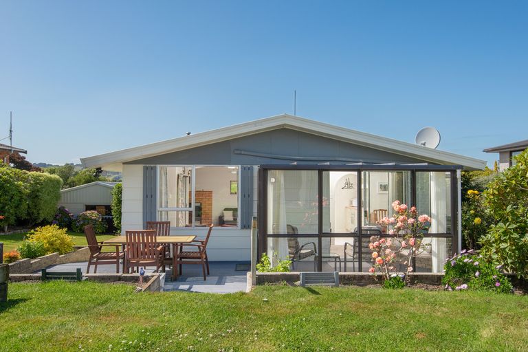 Photo of property in 29 Estuary Crescent, Fairfield, Dunedin, 9018