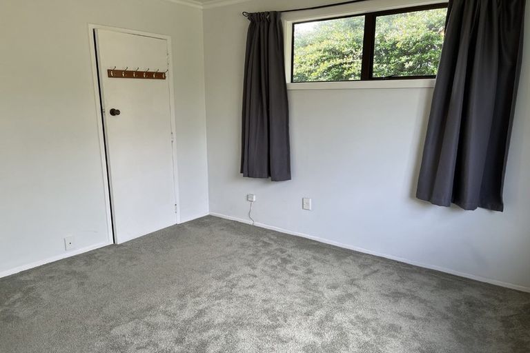 Photo of property in 3 Mount View Place, Spotswood, New Plymouth, 4310