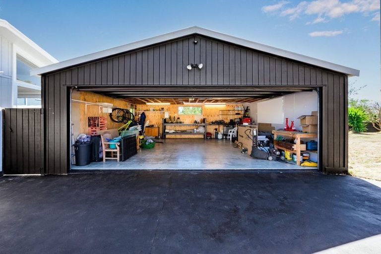 Photo of property in 83 Martin Road, Paraparaumu Beach, Paraparaumu, 5032