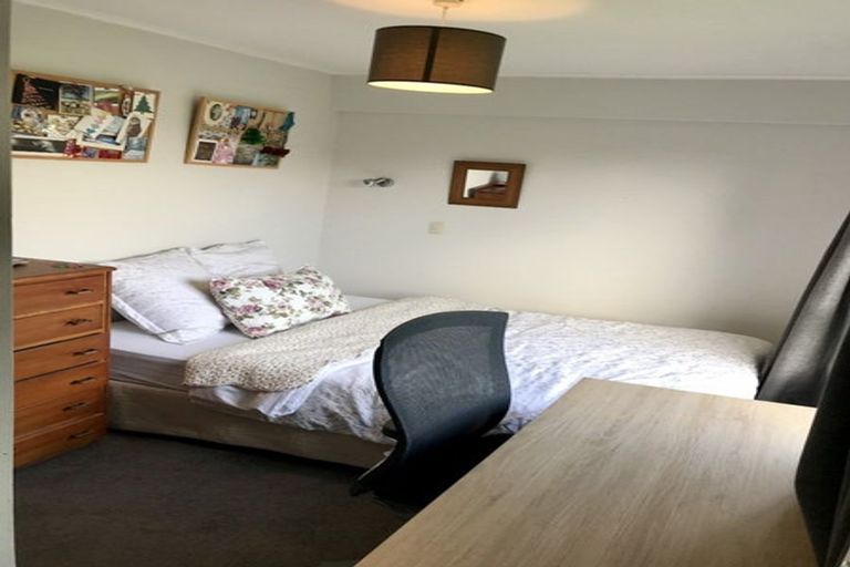 Photo of property in 52-52a Croydon Street, Karori, Wellington, 6012