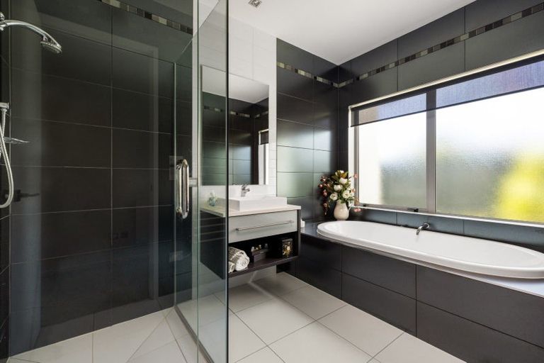 Photo of property in 1 Merriman Place, Pyes Pa, Tauranga, 3112