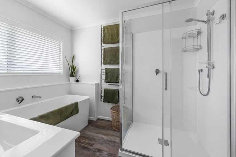 Photo of property in 29c Heta Road, Highlands Park, New Plymouth, 4312