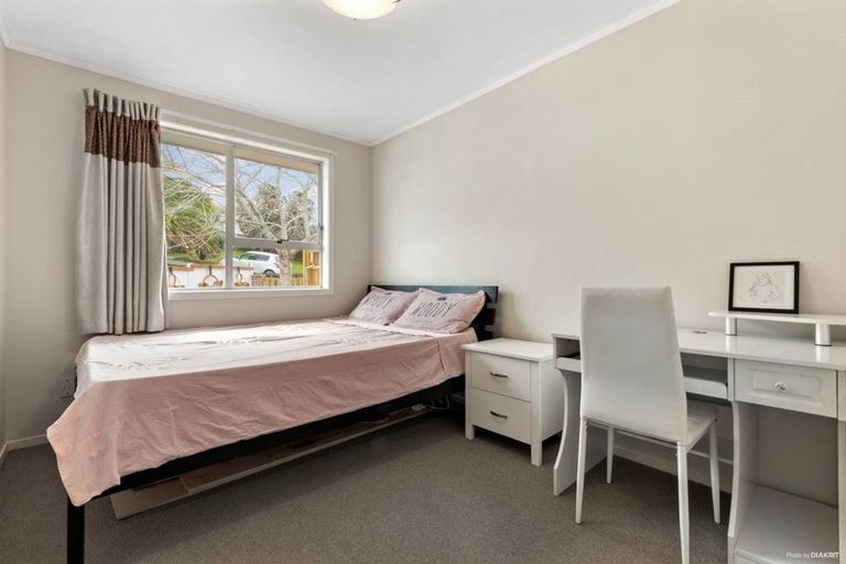 Photo of property in 16 Dellwood Avenue, Henderson, Auckland, 0612