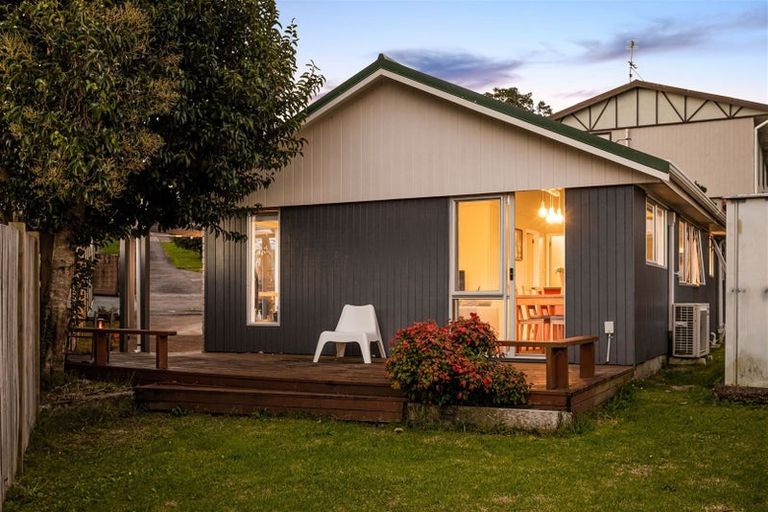 Photo of property in 89a/8 Royal Road, Massey, Auckland, 0614