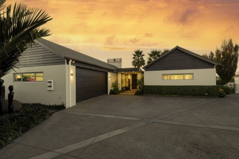 Photo of property in 5 Tupuhi Place, Highlands Park, New Plymouth, 4312