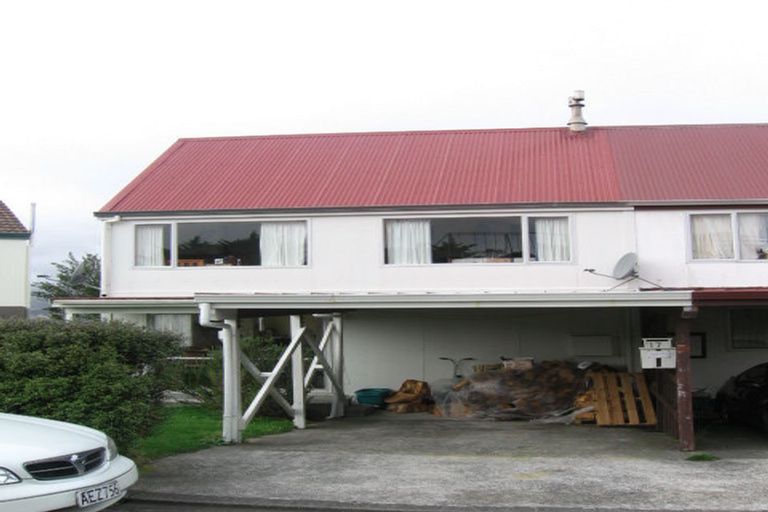 Photo of property in 17 Hollydale Grove, Churton Park, Wellington, 6037