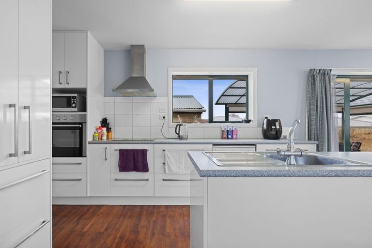 Photo of property in 24 Te Rama Place, Wainoni, Christchurch, 8061