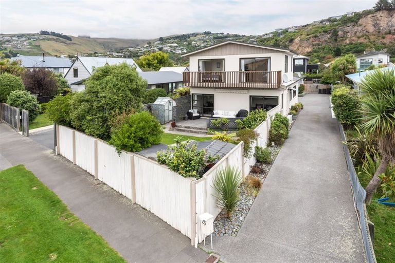 Photo of property in 25 Celia Street, Redcliffs, Christchurch, 8081