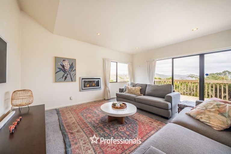 Photo of property in 6 Avonlea Grove, Belmont, Lower Hutt, 5010