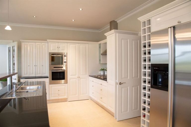 Photo of property in 135 Totara Street, Riccarton, Christchurch, 8041