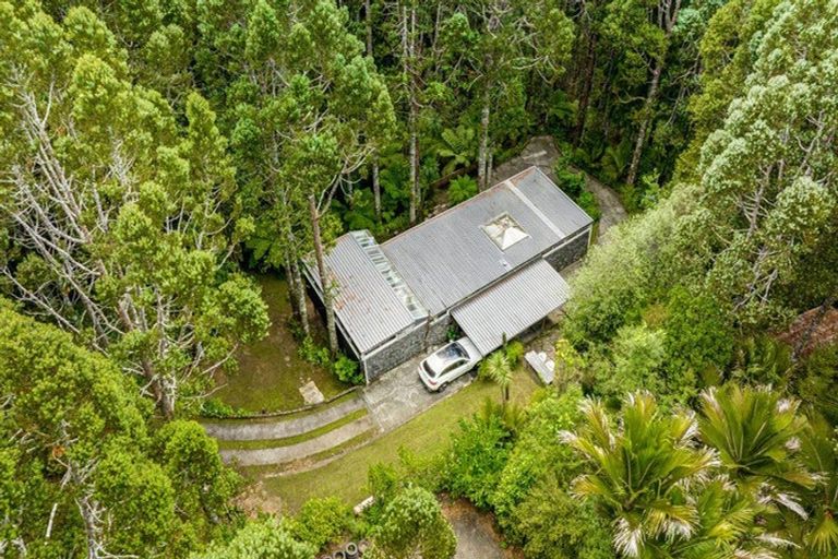 Photo of property in 30 Kopiko Road, Titirangi, Auckland, 0604