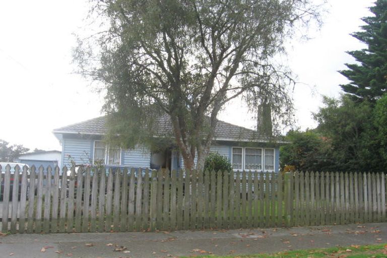 Photo of property in 33 Hine Road, Wainuiomata, Lower Hutt, 5014