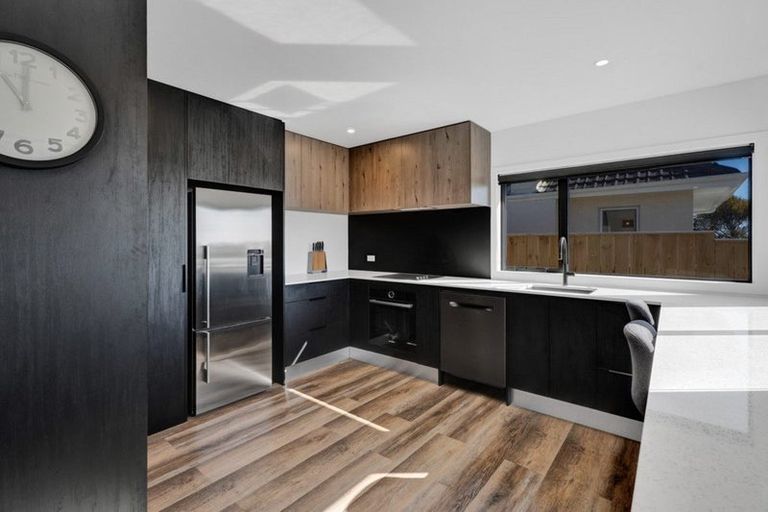 Photo of property in 92 Mangorei Road, Strandon, New Plymouth, 4312