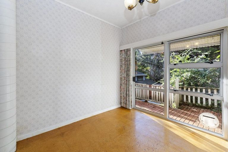 Photo of property in 85 Scenic Drive, Titirangi, Auckland, 0604