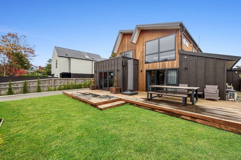 Photo of property in 46 Hewitts Road, Merivale, Christchurch, 8014