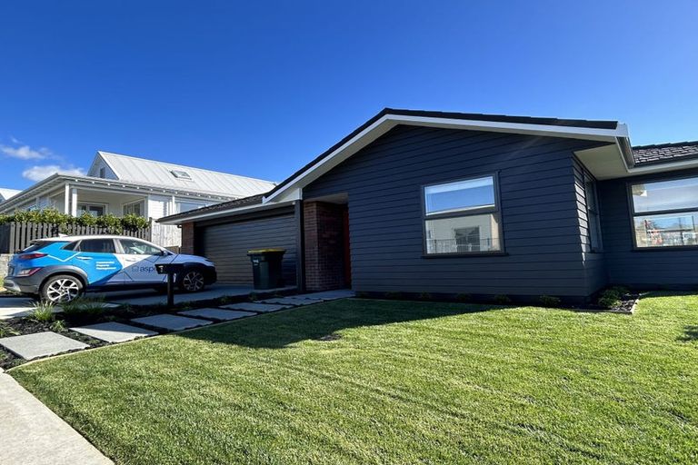 Photo of property in 27 Moana Drive, Mahia, 4198
