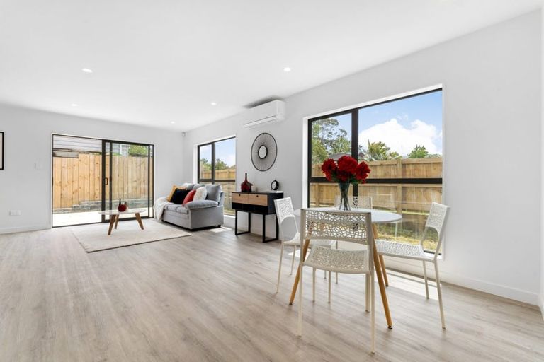 Photo of property in 89c Oreil Avenue, West Harbour, Auckland, 0618