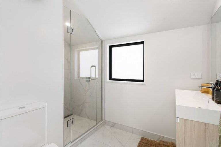 Photo of property in 2/51 Maxwell Street, Riccarton, Christchurch, 8041