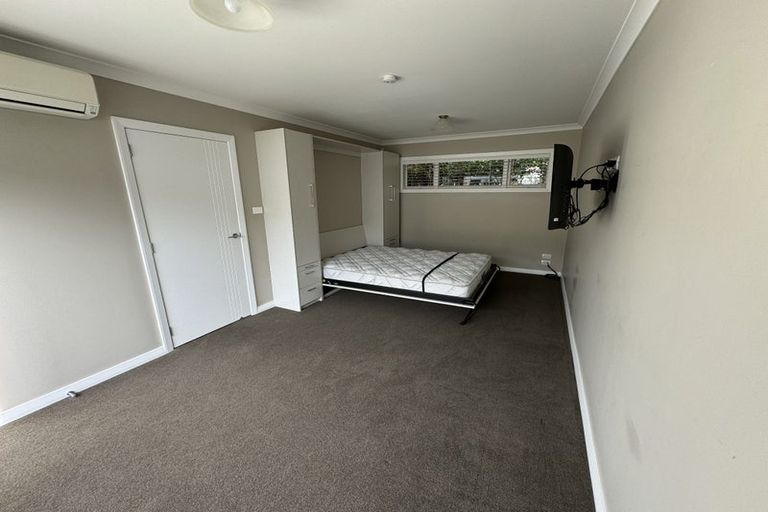 Photo of property in 2/17 Commodore Parry Road, Castor Bay, Auckland, 0620