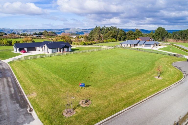 Photo of property in 67 Hartwell Drive, Kelvin Grove, Palmerston North, 4470