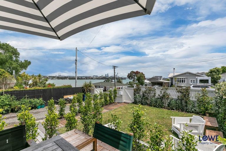Photo of property in 12 Birkley Road, Bayswater, Auckland, 0622