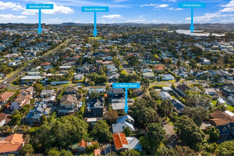 Photo of property in 54 Walton Street, Red Beach, 0932