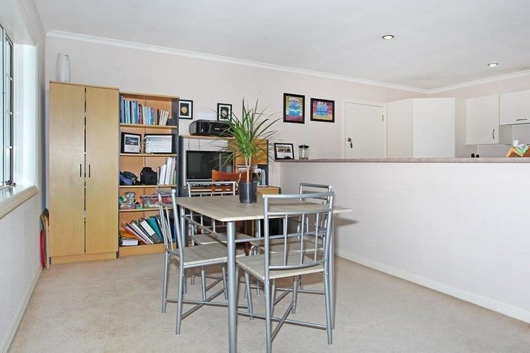 Photo of property in 32a Cutler Street, New Lynn, Auckland, 0600