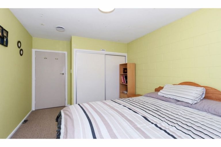 Photo of property in 4/14a Dickson Crescent, Hornby, Christchurch, 8042