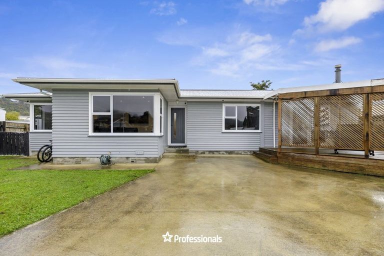 Photo of property in 42 Mountbatten Grove, Clouston Park, Upper Hutt, 5018