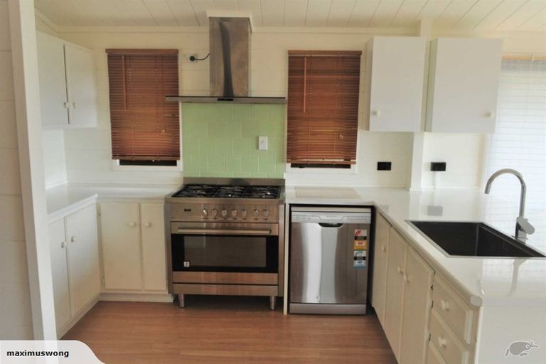 Photo of property in 17 Harbour Lights Terrace, Whitianga, 3592