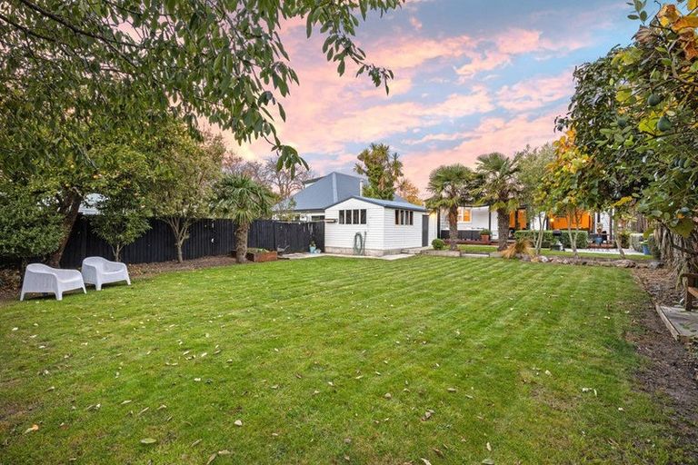 Photo of property in 239 Weston Road, St Albans, Christchurch, 8052