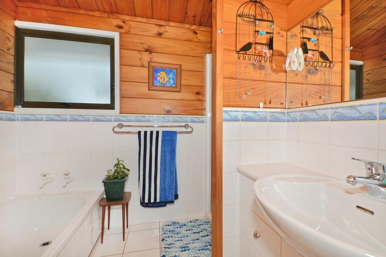 Photo of property in 15 Ascot Avenue, Te Kamo, Whangarei, 0112