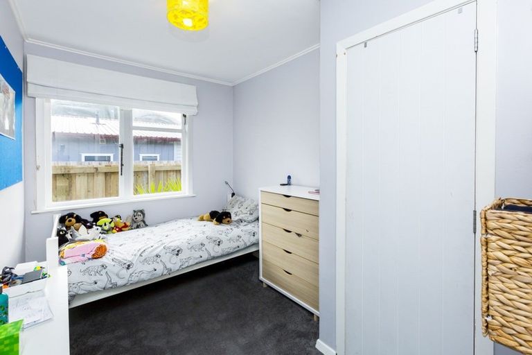 Photo of property in 16 Robertson Street, Elderslea, Upper Hutt, 5018
