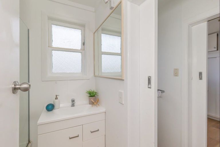 Photo of property in 59 Tiro Tiro Road, Levin, 5510