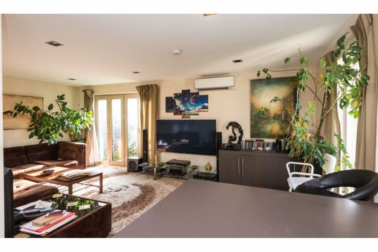 Photo of property in 65a Cleveland Street, Edgeware, Christchurch, 8013