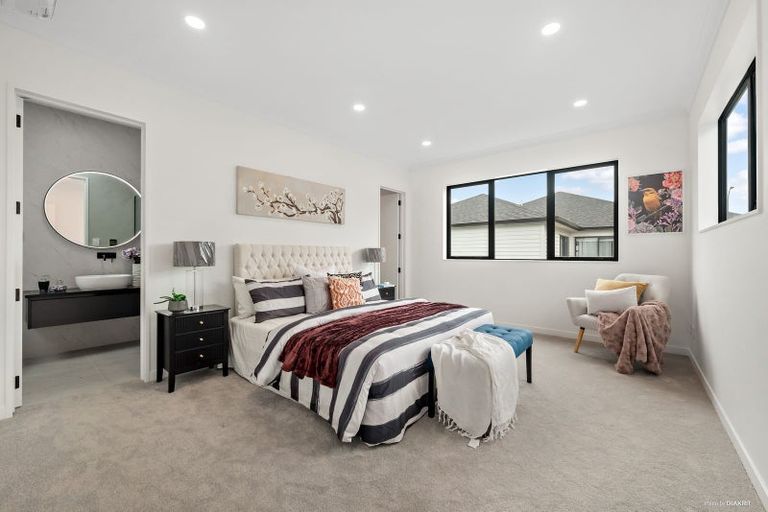 Photo of property in 58 Matangi View Drive, Orewa, 0931