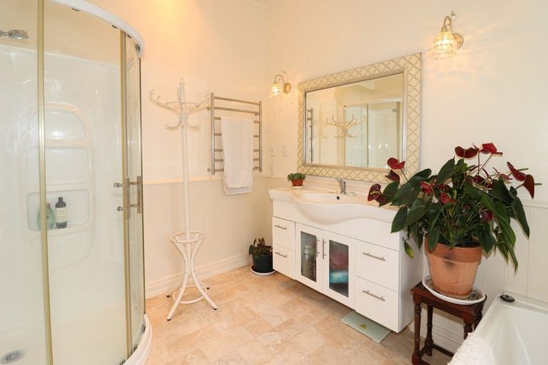 Photo of property in 206 Main Street, Greytown, 5712