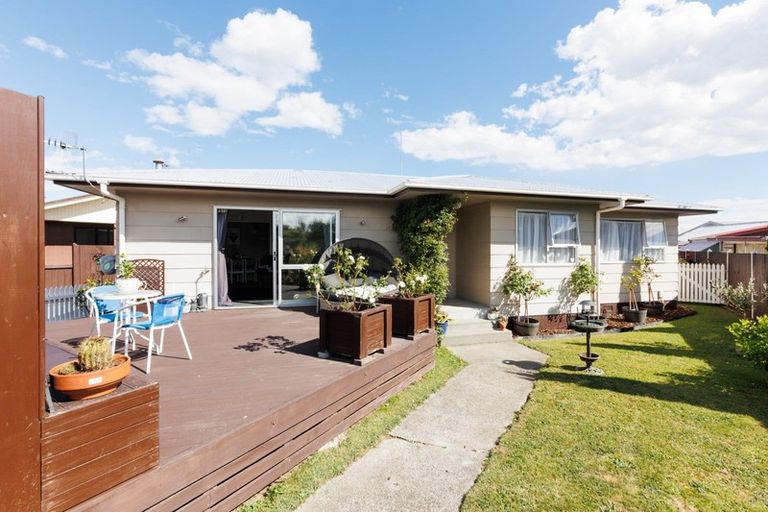 Photo of property in 10 Hillcrest Drive, Kelvin Grove, Palmerston North, 4414