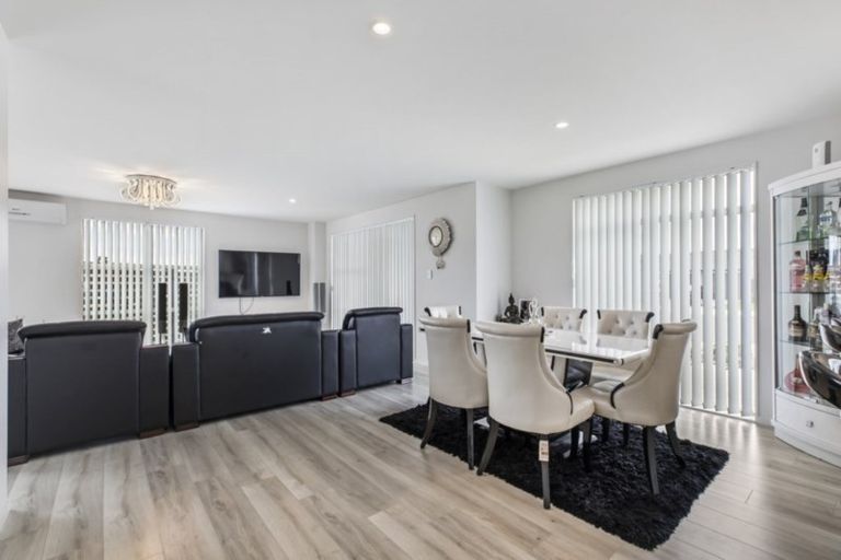 Photo of property in 26 Rere Close, Takanini, 2112