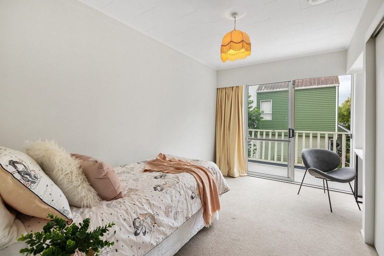 Photo of property in 70 Glen Road, Raumati South, Paraparaumu, 5032