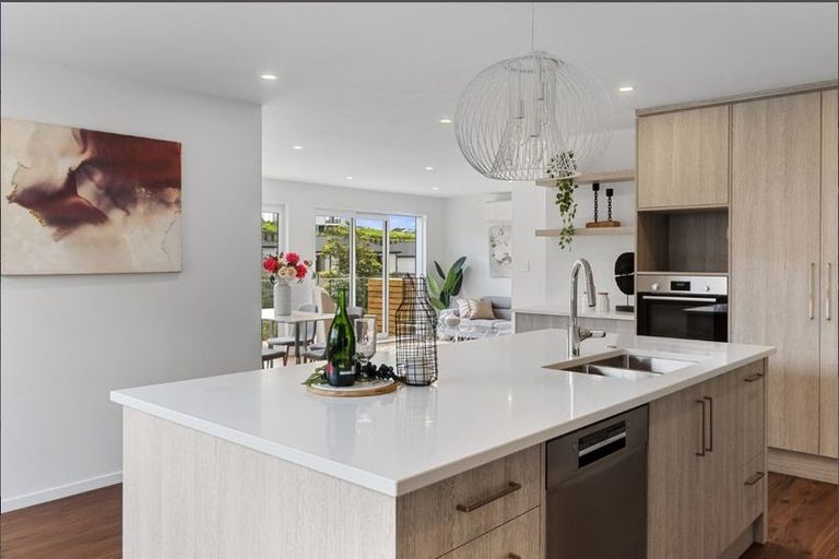 Photo of property in 21 Lawson Creek Street, Massey, Auckland, 0614