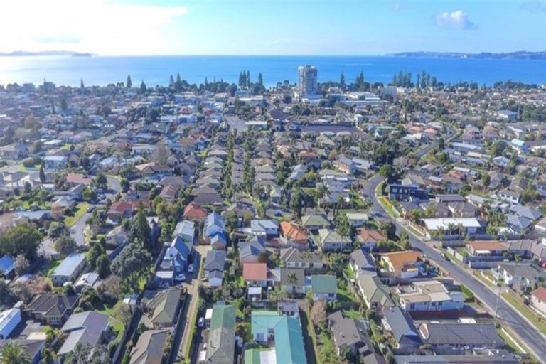 Photo of property in 89 Lakeside Drive, Orewa, 0931