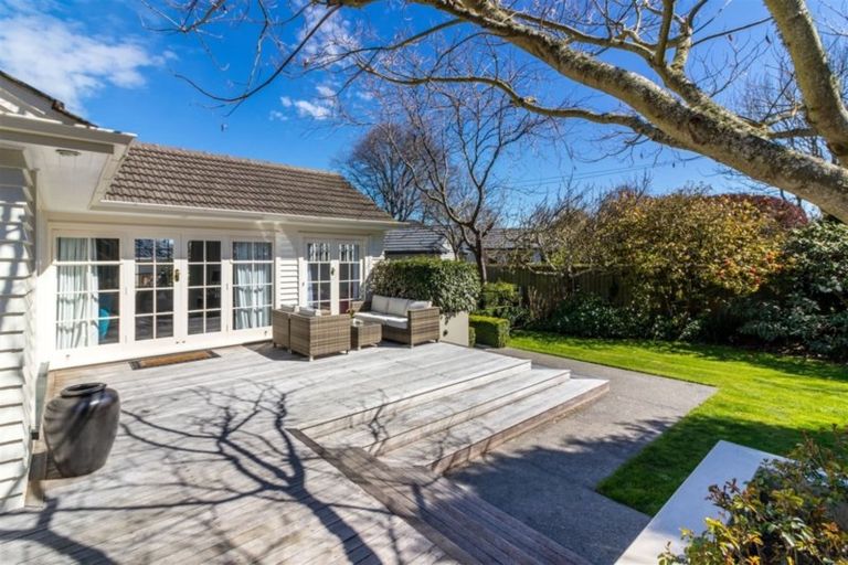 Photo of property in 11 Joyce Crescent, Ilam, Christchurch, 8041
