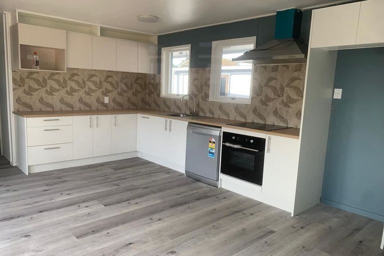 Photo of property in 16 Totara Street, Waiuku, 2123