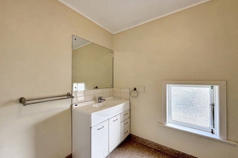 Photo of property in 17 Hankey Street, Mount Cook, Wellington, 6011