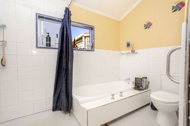 Photo of property in 41 Riverdale Road, Dannevirke, 4930