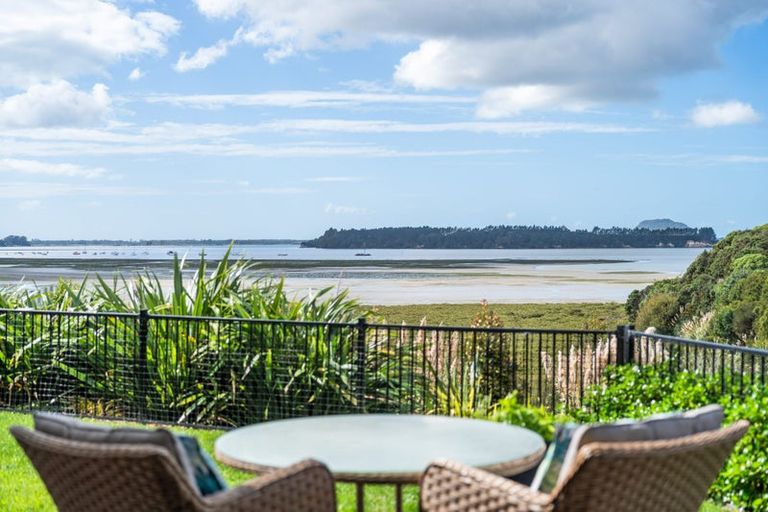 Photo of property in 30 Lakeside Terrace, Omokoroa, 3114
