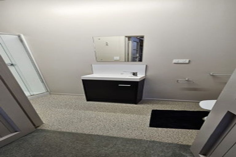 Photo of property in 17 Heuchan Lane, Wanaka, 9305